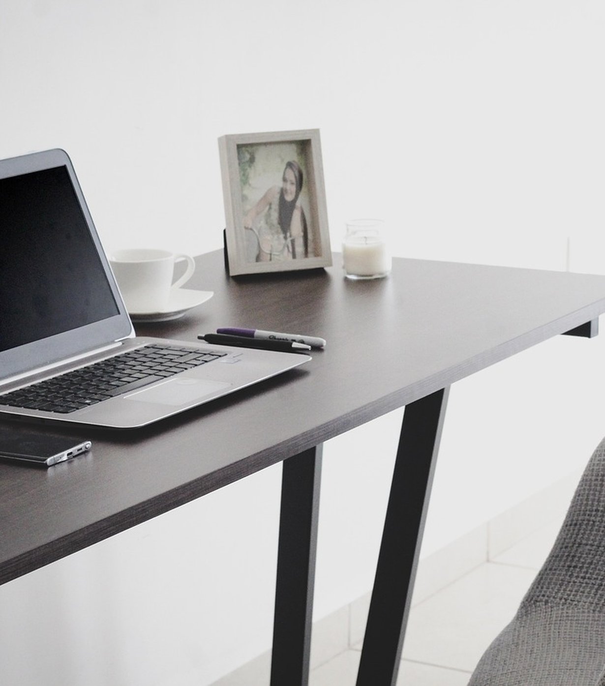 Sleek Ledge
